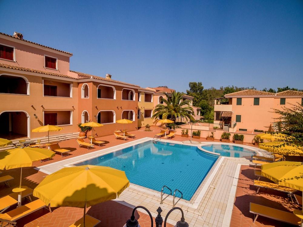 Residence Sos Alinos Cala Liberotto Exterior photo